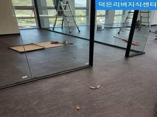 덕은지식산업센터.홍파초교KCC센스타일600각.TS5537 스톤(가로600mmX세로600mm.두께3.0T .9pcs/box)